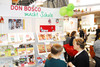 Messestand mit Bildungsmaterialien